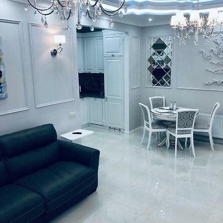 White Apartments In Arcadia Odessa Luaran gambar